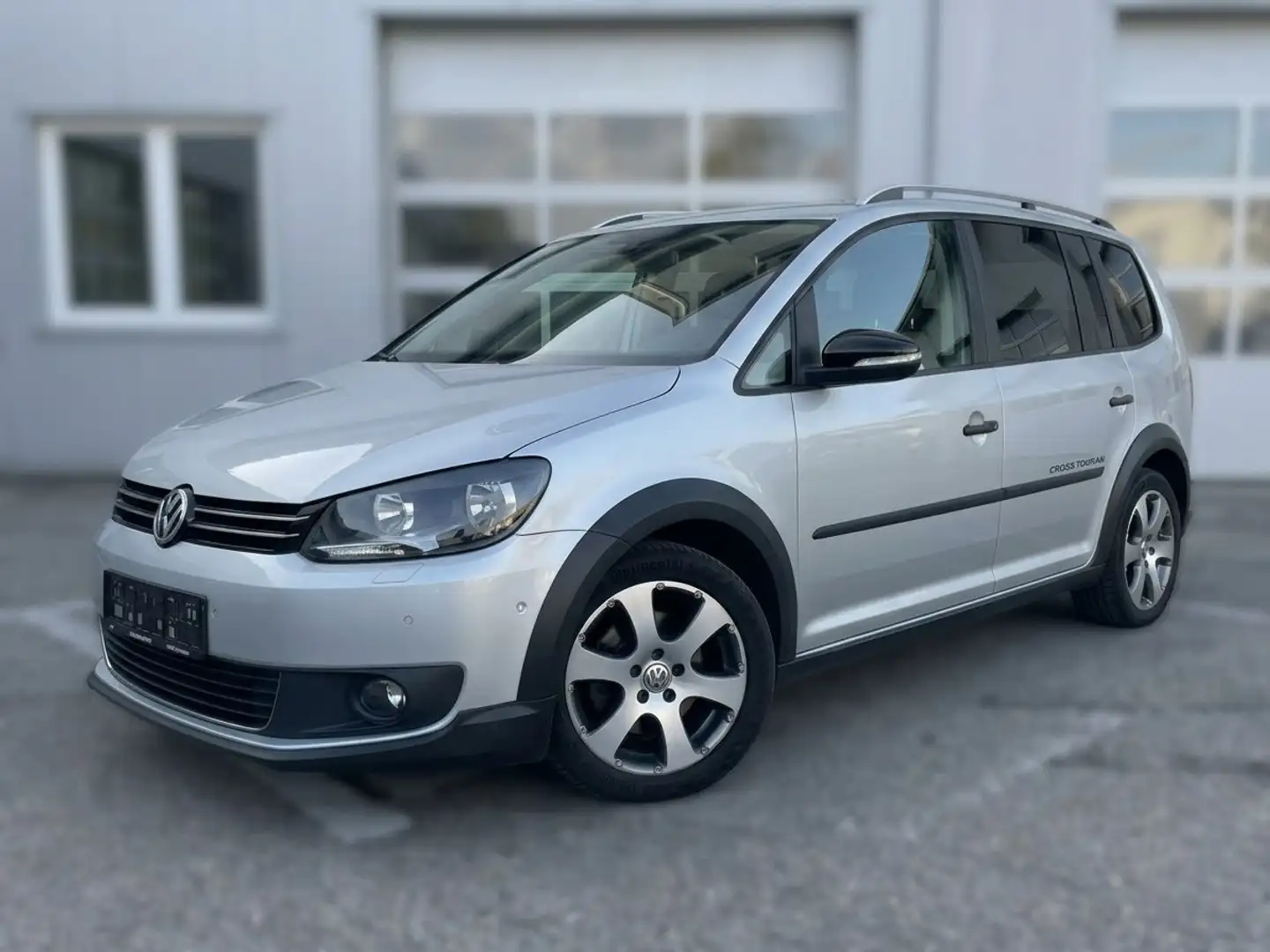 Volkswagen Cross Touran CrossTouran TDI 7SITZER Anhängerk Erstbesitz Servi Grau - 1