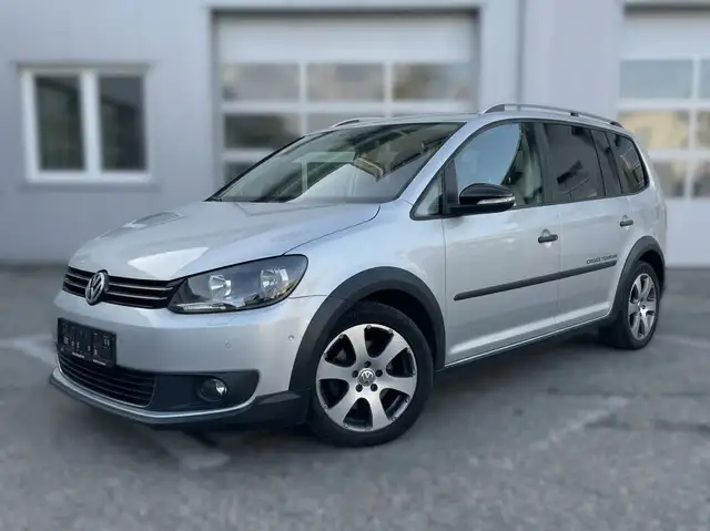 Volkswagen Cross Touran CrossTouran TDI 7SITZER Anhängerk Erstbesitz Servi
