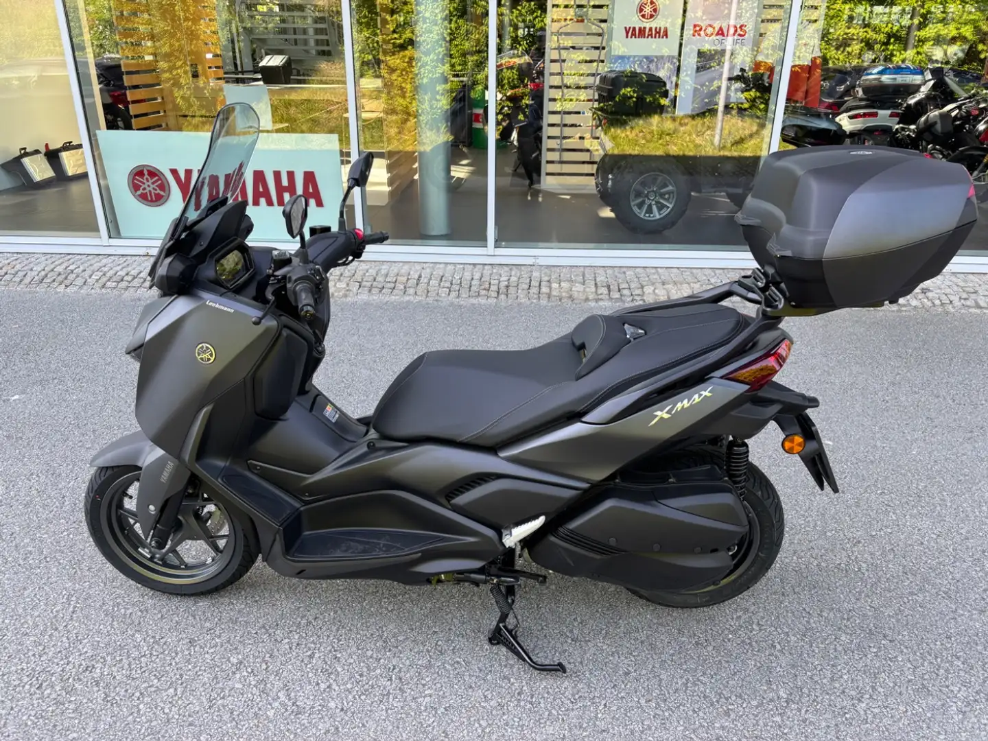 Yamaha X-Max 300 Xmax 300 ABS Modell 2024 inkl. Topcase Gris - 2