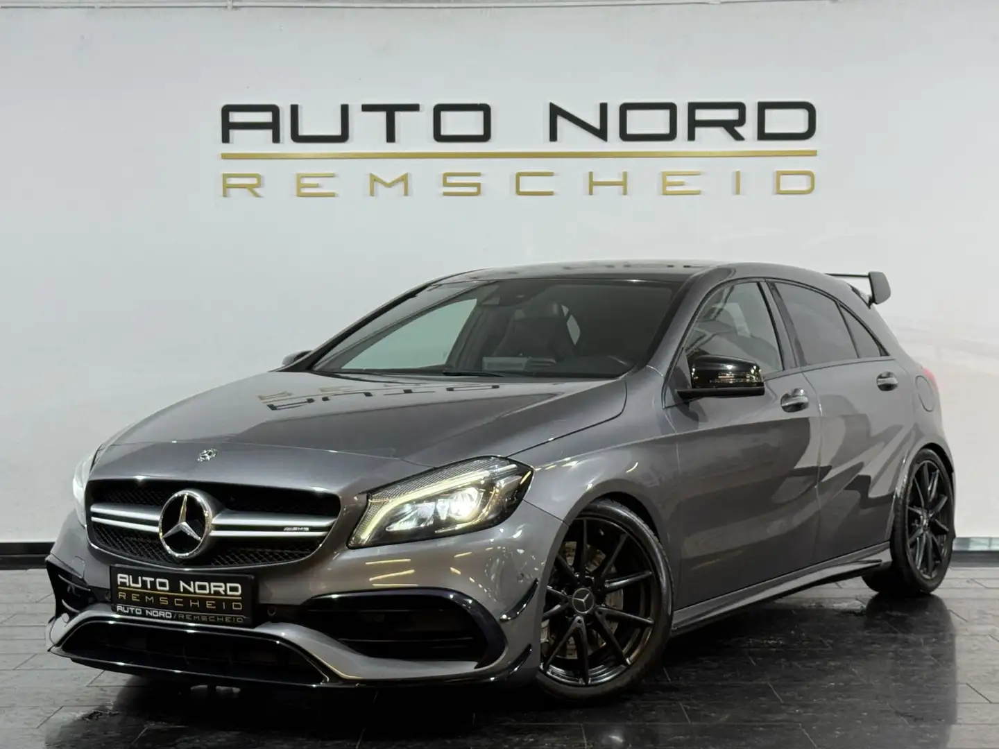 Mercedes-Benz A 45 AMG 4Matic *Aero*Schale*Kamera*Navi*KW*2.H* Grau - 1