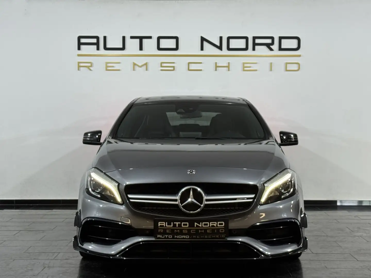 Mercedes-Benz A 45 AMG 4Matic *Aero*Schale*Kamera*Navi*KW*2.H* Grau - 2