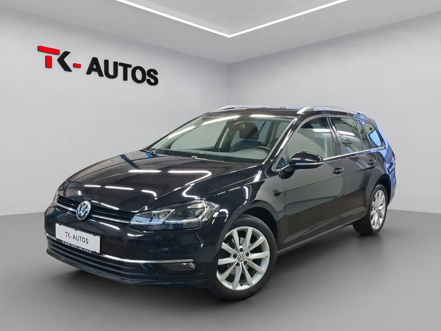 Volkswagen Golf Var. 1.5 TSI Highl.,Navi,LED,ACC,Kamera,AHK Schwarz - 1