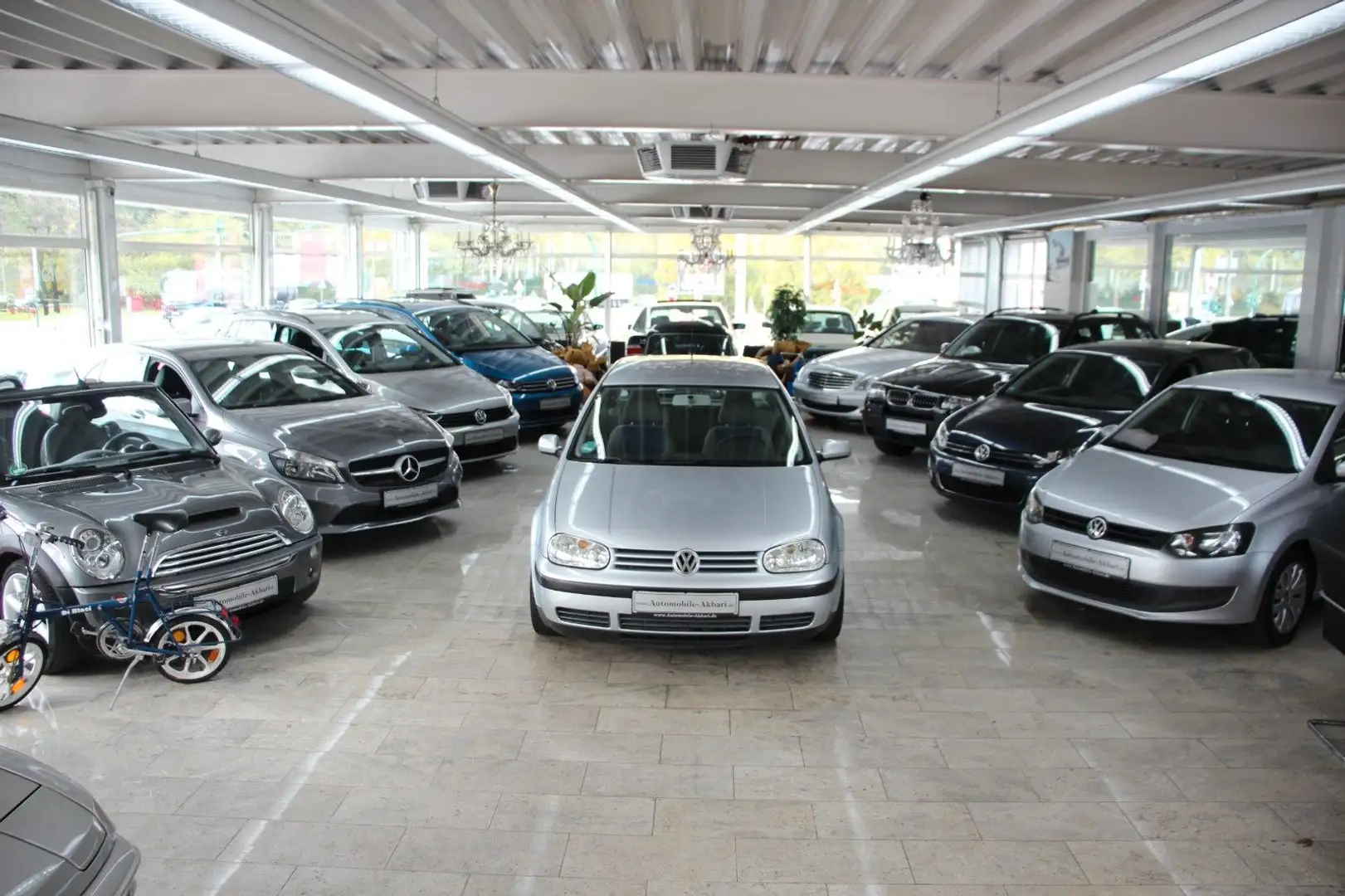 Volkswagen Golf 1.6 Automatik *50Tsd Km* Grau - 1