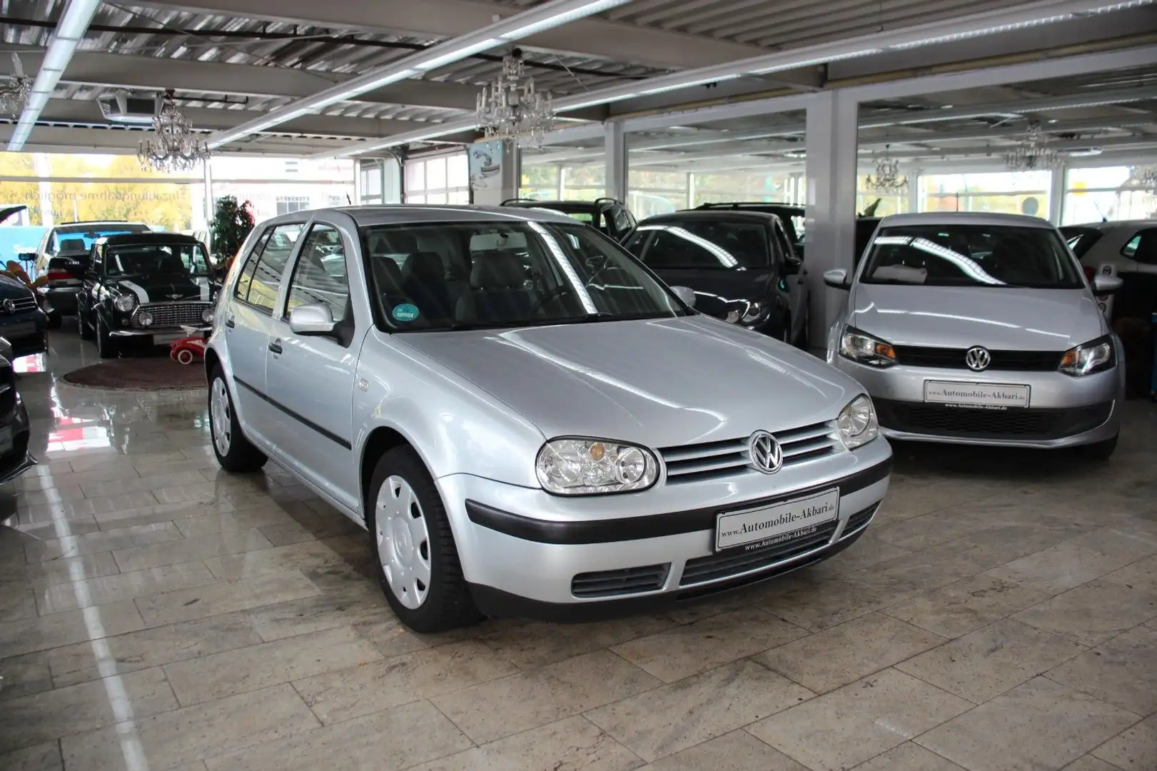 Volkswagen Golf 1.6 Automatik *50Tsd Km* Grau - 2