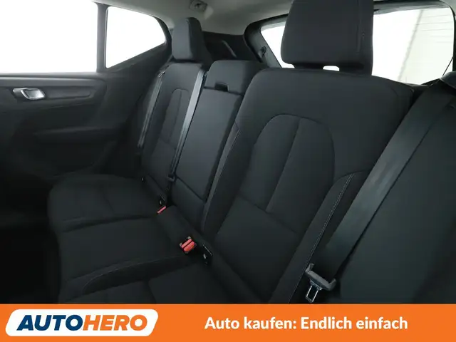 Volvo XC40 view 14