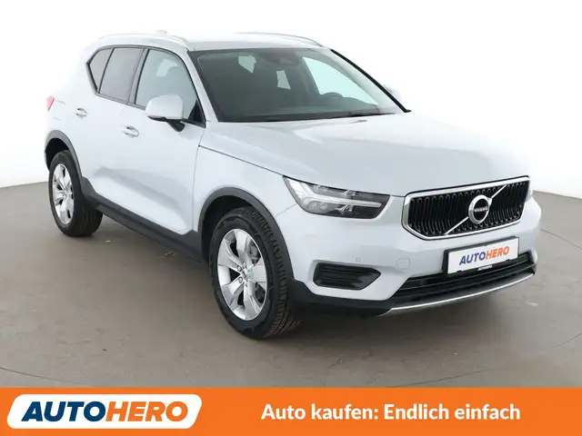 Volvo XC40 view 8