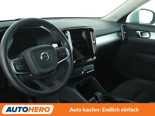 Volvo XC40 view 11