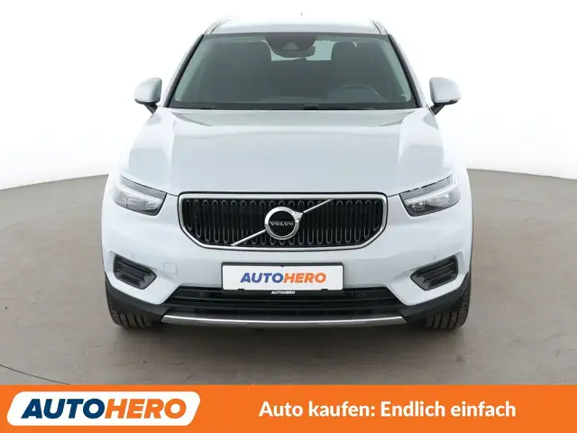 Volvo XC40 view 9