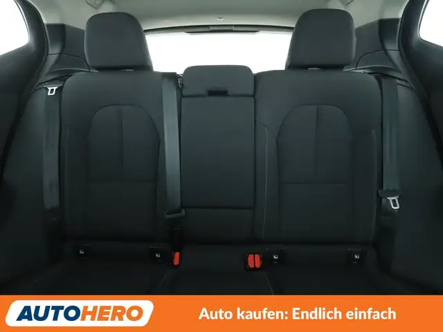 Volvo XC40 view 15