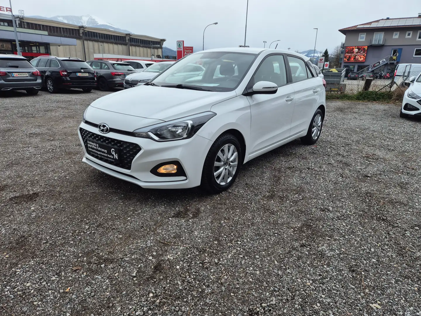 Hyundai i20 Pure 1.25 Weiß - 1