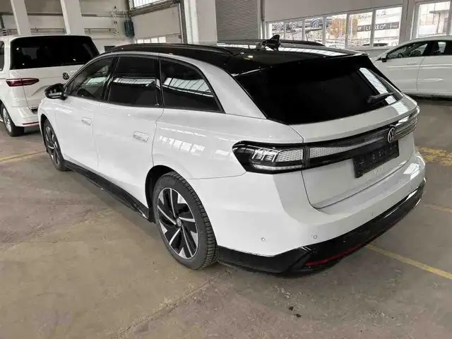 Volkswagen ID.7 Tourer Pro 210 kW *PANORAMA*Exterieur-Paket*AHK*