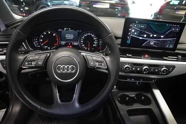 Audi A4 view 11