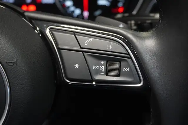 Audi A4 view 13