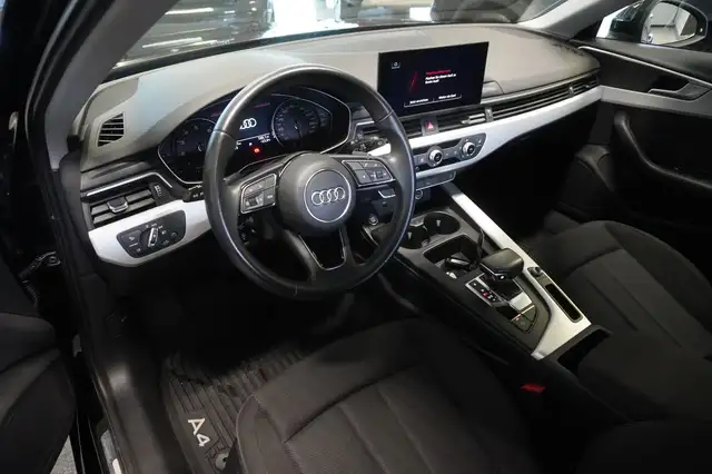 Audi A4 view 7