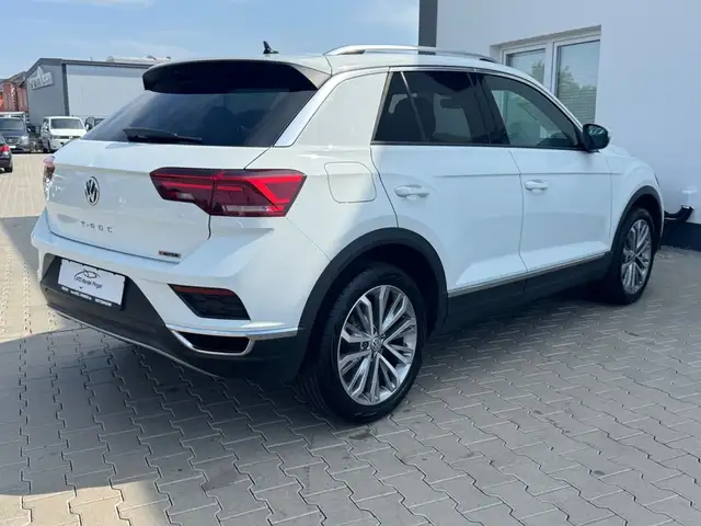 Volkswagen T-Roc view 6