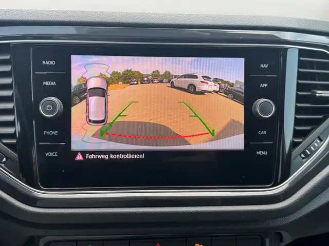 Volkswagen T-Roc view 15