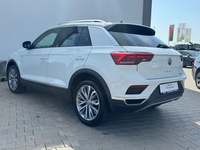 Volkswagen T-Roc view 5