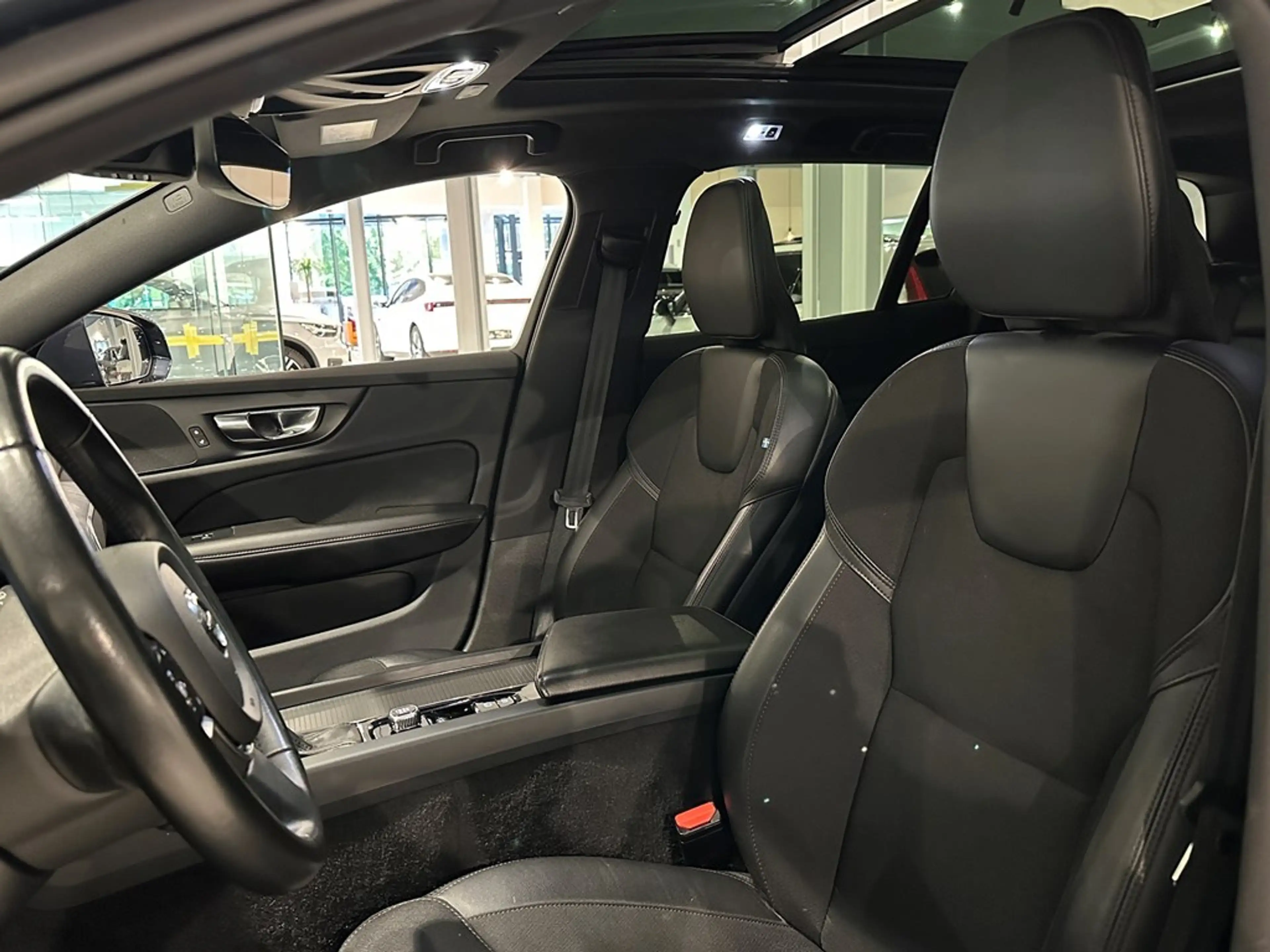 Volvo V60 Cross Country D3 AWD 4X4 Automaat + PANO DAK/TREKHAAK — photo 5