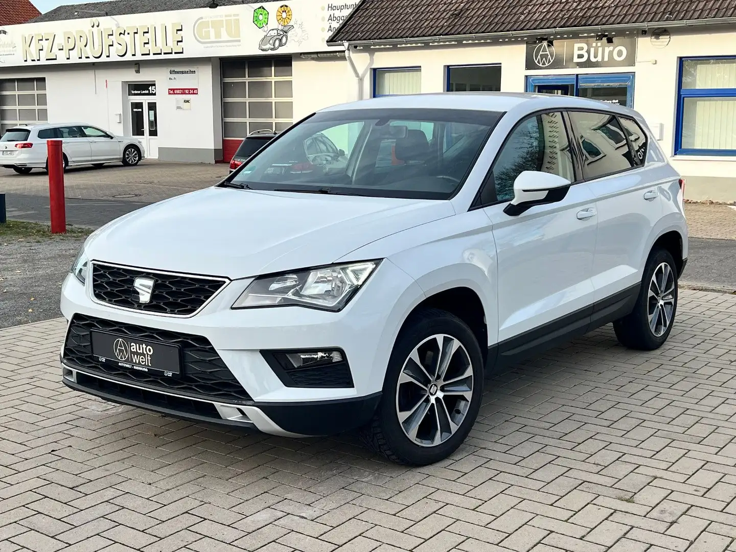 SEAT Ateca 1.4, Automatik, AHK, Bremse h. neu, Scheck Weiß - 1