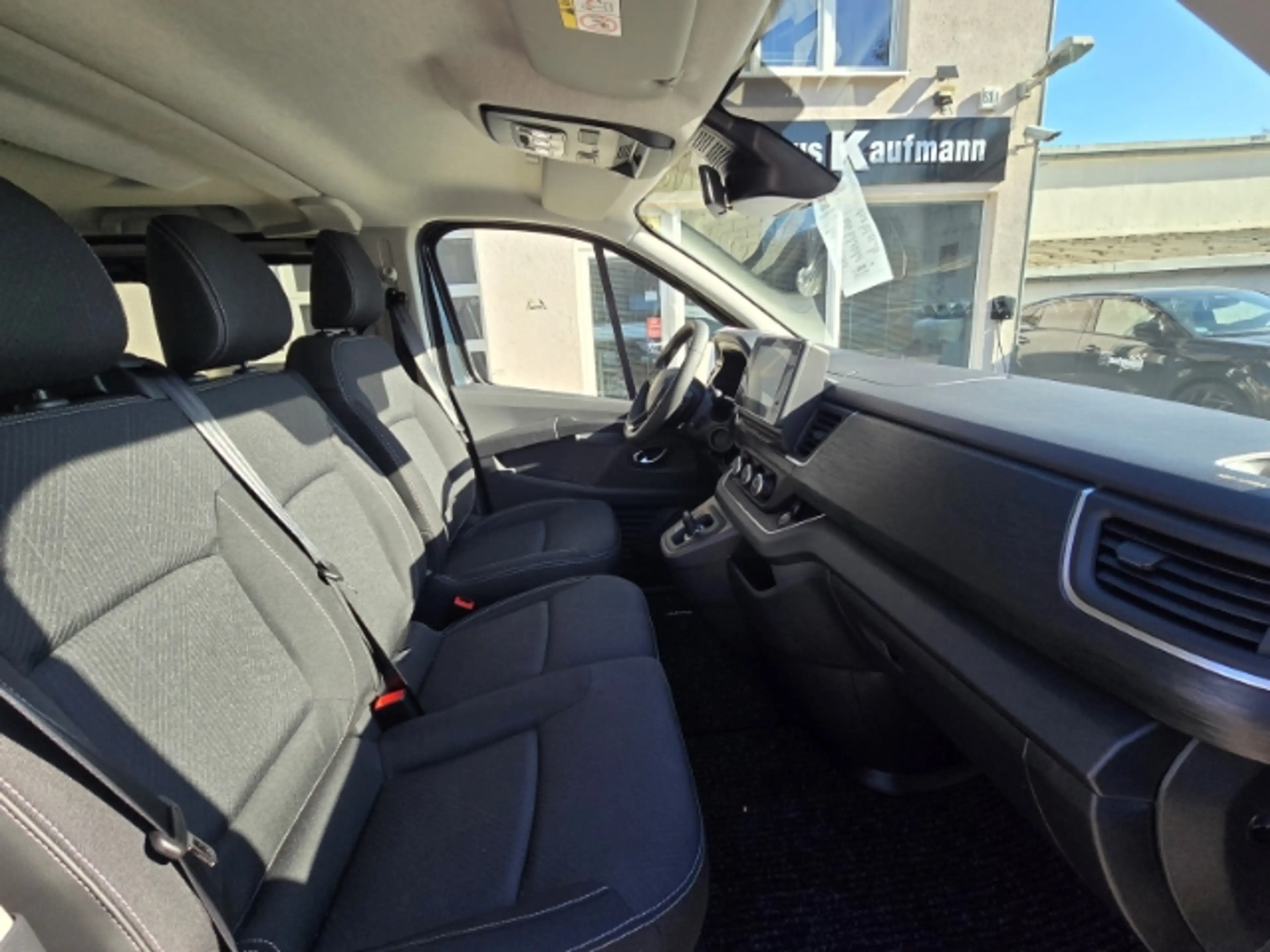 Renault Trafic Combi L2H1 3,0t Evolution 2.0 BLUE dCi 150 Automat — photo 10