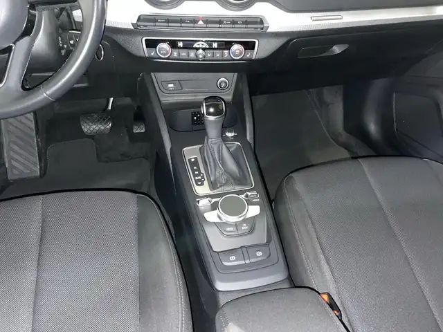 Audi Q2 view 10