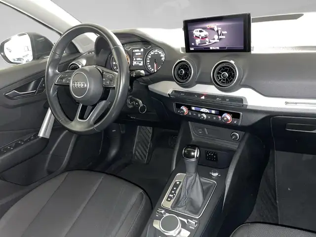 Audi Q2 view 7