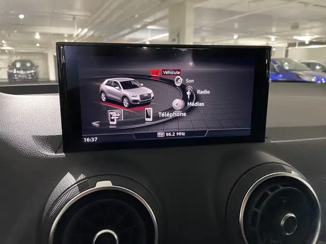 Audi Q2 view 3