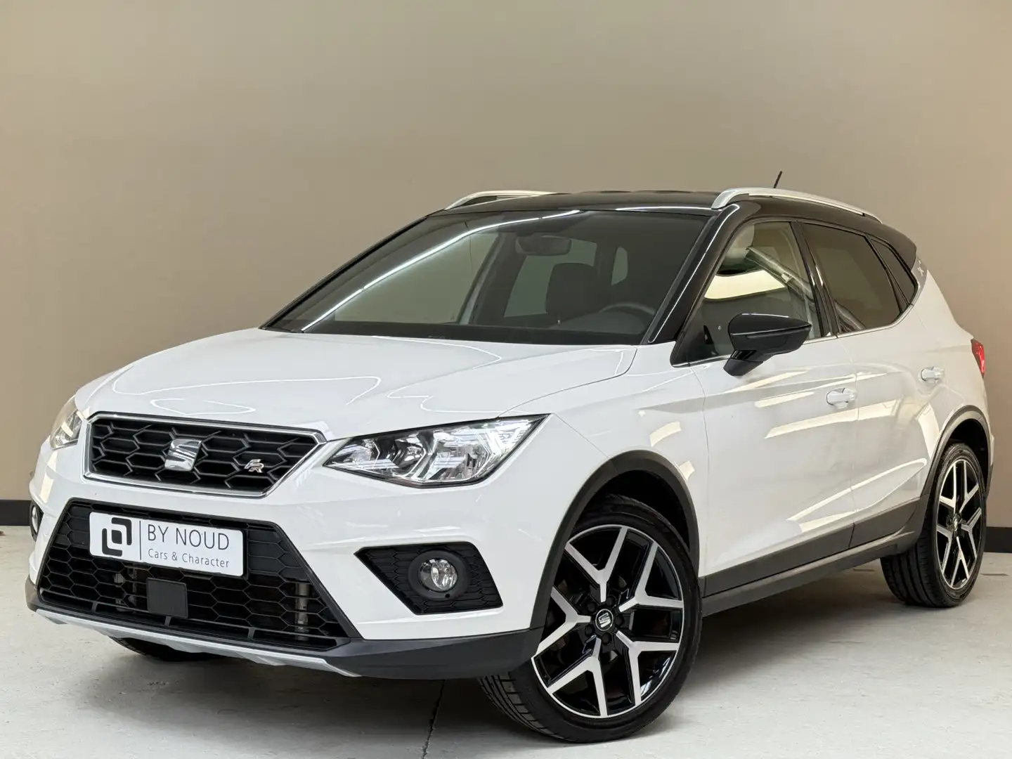 SEAT Arona 1.5 TSI EVO FR, 150Pk, 2019, 1ste eigenaar, Trekha Blanc - 1