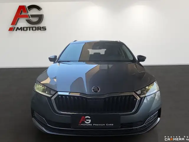 Skoda Octavia view 2