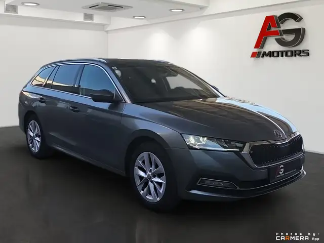 Skoda Octavia view 3