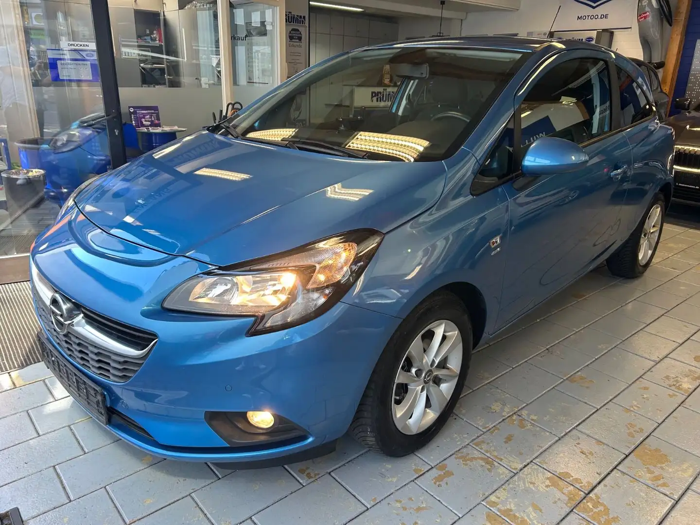Opel Corsa E Active 1.4 16V PARK/WINTER/FAHRRAD Blauw - 1