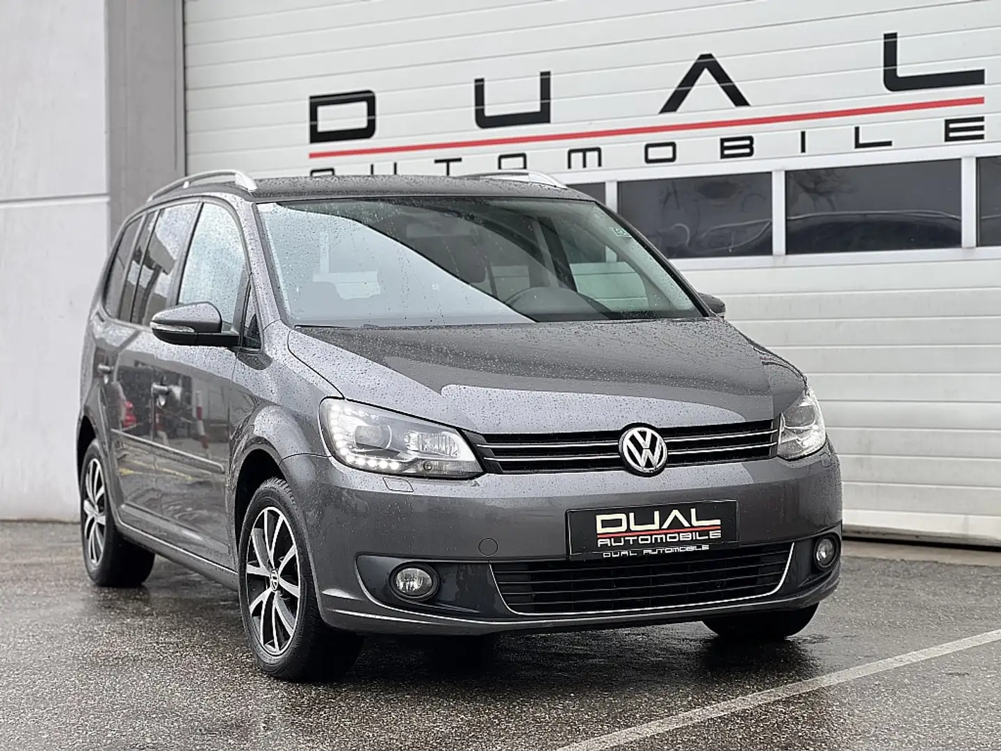 Volkswagen Touran Comfortline 1,6 BMT TDI DPF DSG/7 SITZER/NAVI/R... Grau - 2