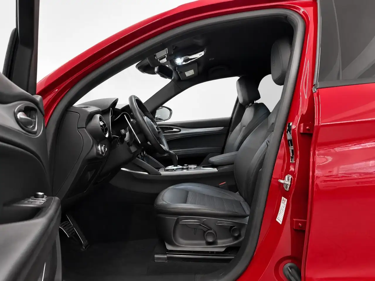 Alfa Romeo Stelvio 2022 — фото 11