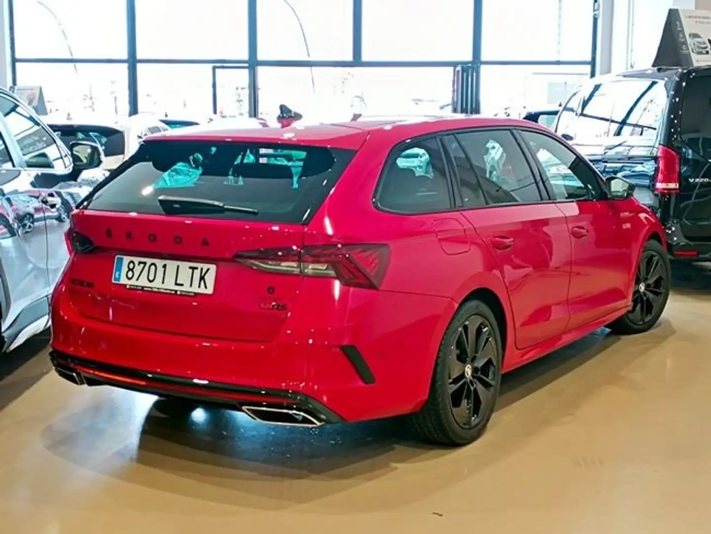 Skoda Octavia Combi 2.0 TSI RS DSG 180kW Rojo - 2