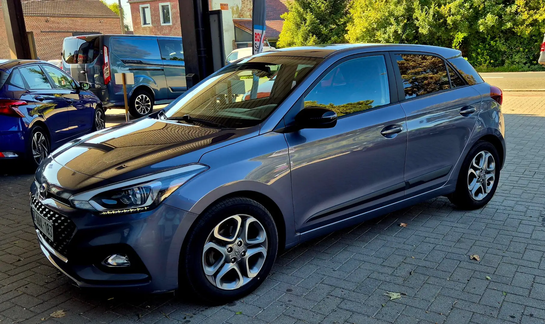 Hyundai i20 i20 1.0 T-GDi Twist Tech Pack AUTOMATIQUE Grau - 1