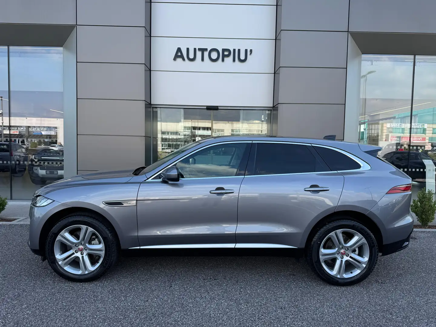 Jaguar F-Pace 2.0d i4 mhev SE awd 204cv aut IVA ESPOSTA Grigio - 2