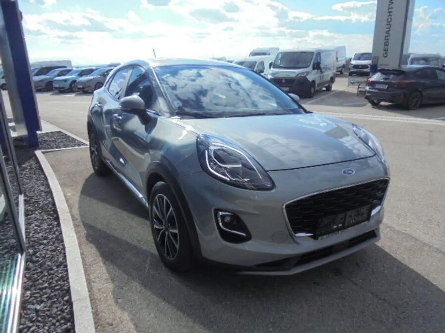 Ford Puma Titanium 125PS Benzin mHEV Silber - 2