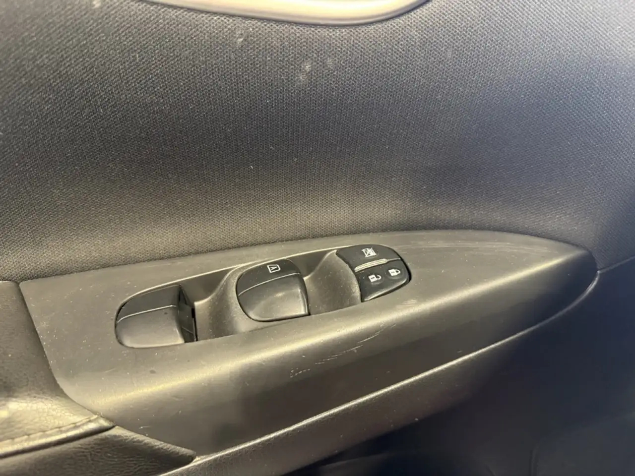 Nissan Sentra снимка Nissan Sentra