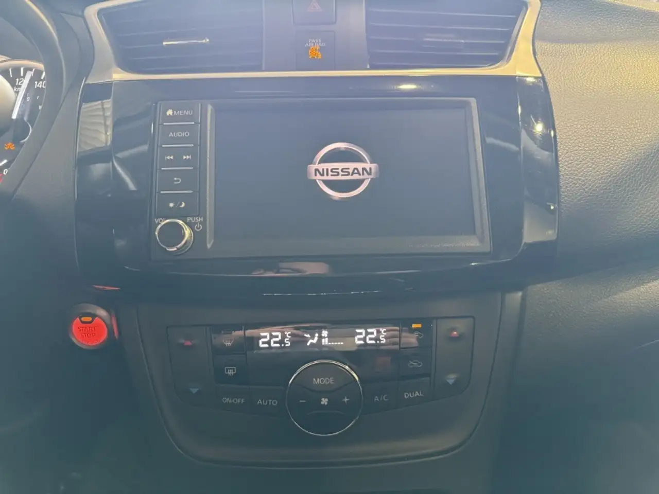 Nissan Sentra снимка Nissan Sentra