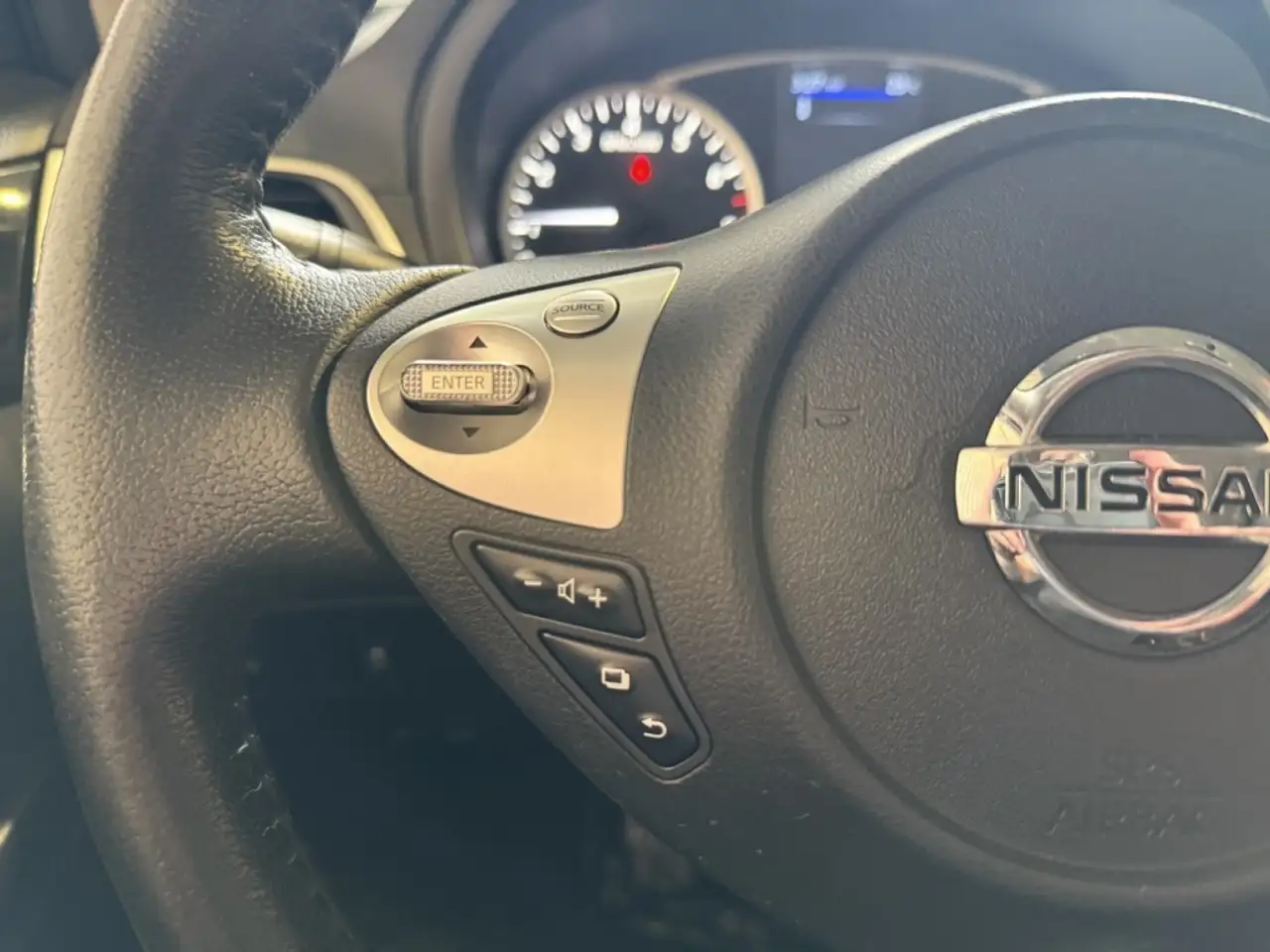 Nissan Sentra снимка Nissan Sentra