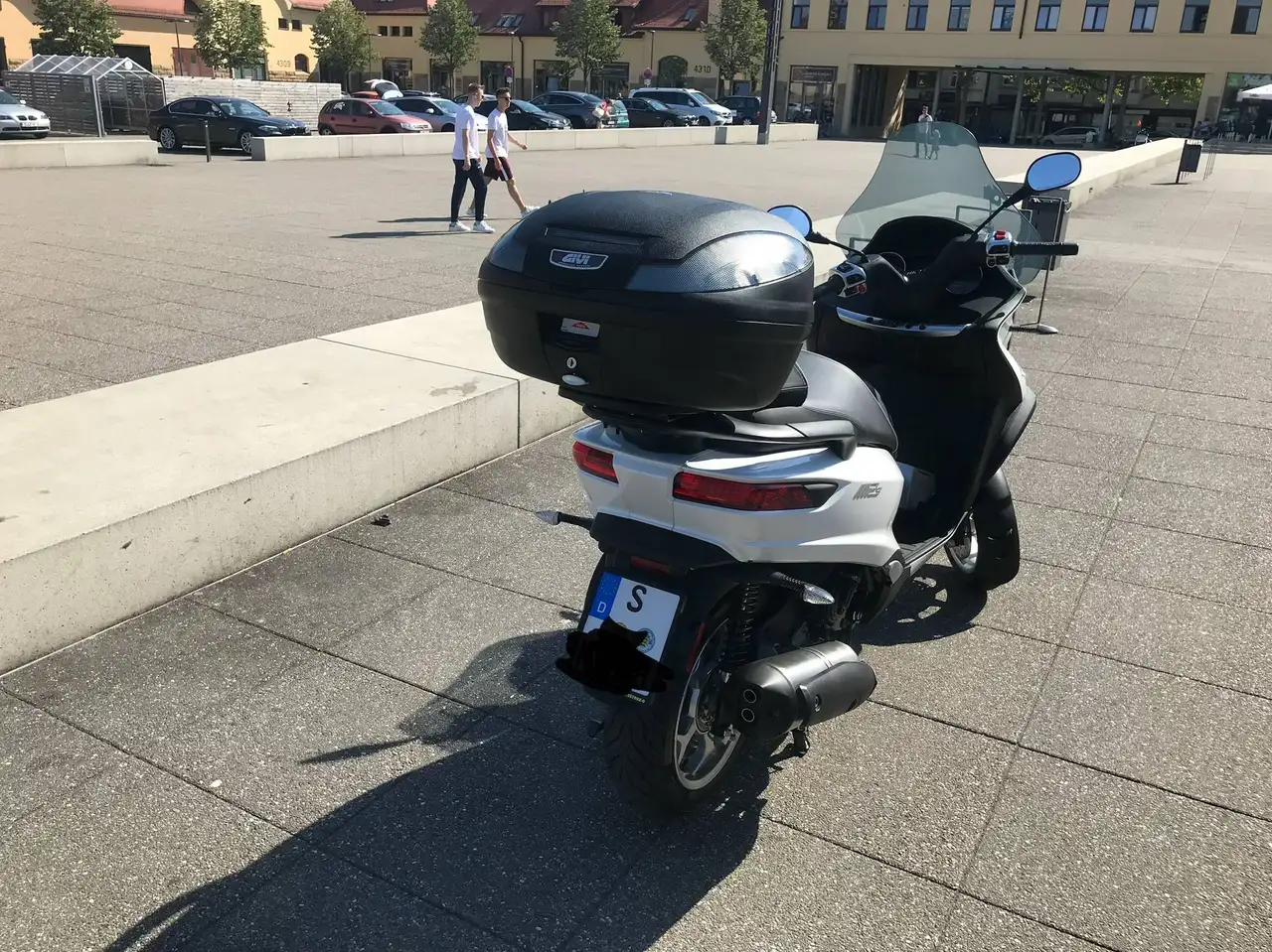 Piaggio MP3 500