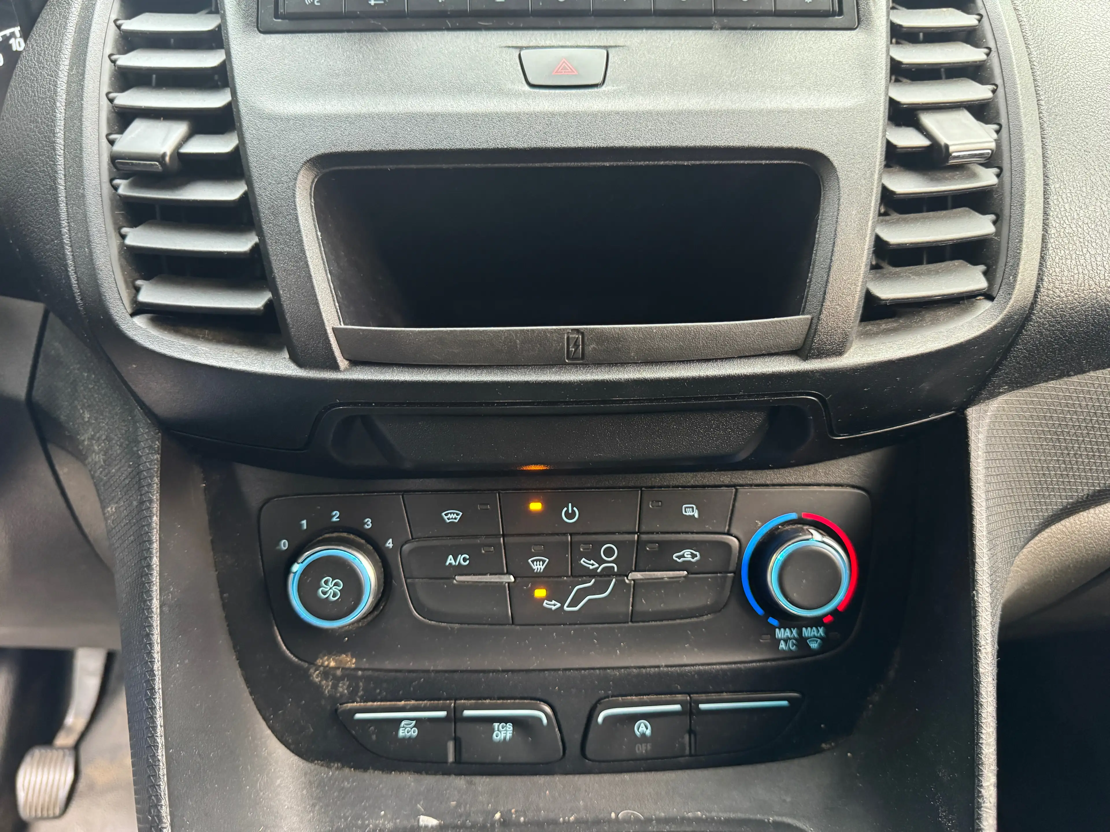 Ford Transit Connect 210 1.5 TDCi Ambiente (EU6.2) — photo 14