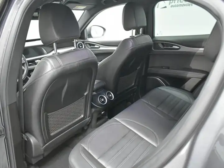 Alfa Romeo Stelvio 2022, foto 27