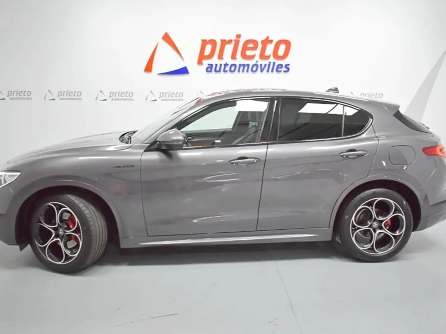 Alfa Romeo Stelvio 2.2 Diesel 154kW 210CV Veloce Q4 Gris - 2