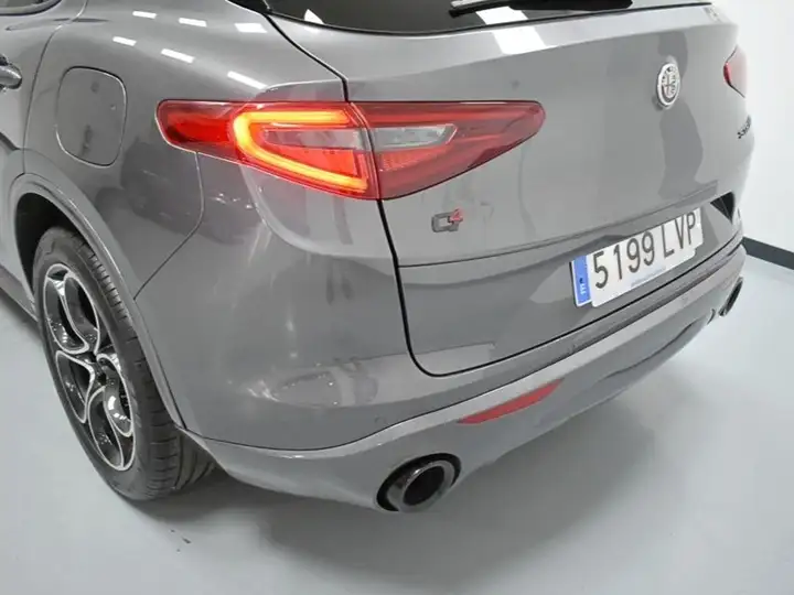Alfa Romeo Stelvio 2022, foto 5
