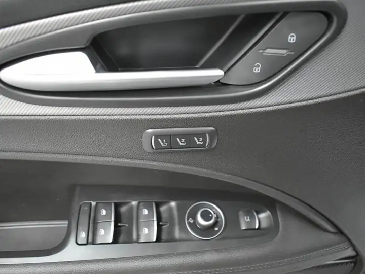 Alfa Romeo Stelvio 2022, foto 10