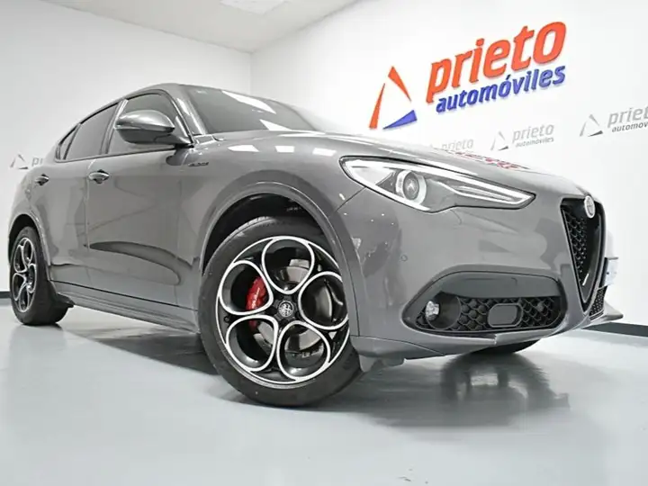 Alfa Romeo Stelvio 2022, foto 47