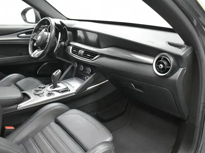 Alfa Romeo Stelvio 2022, foto 40