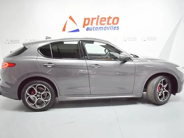 Alfa Romeo Stelvio 2022, foto 34