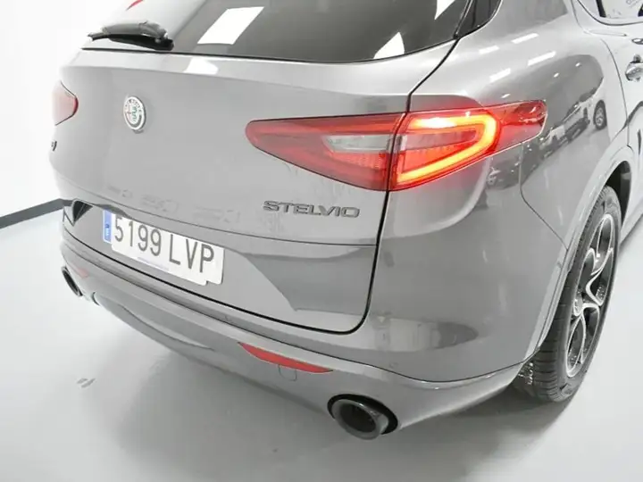 Alfa Romeo Stelvio 2022, foto 36